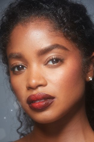 Model with red ombre lips