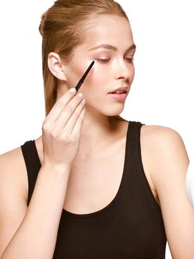 Eyeliner 101 tips tricks hacks Tips by Maybelline Master